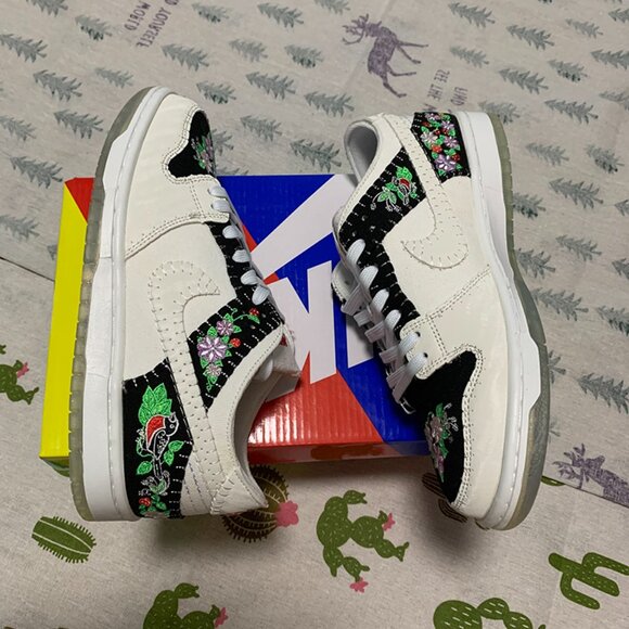 Nike Sb Dunk Low X N7 Sneakers - Picture 5 of 7